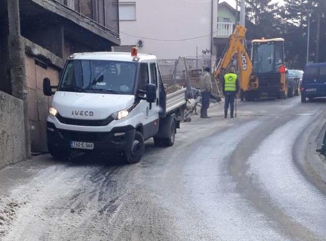 Služba za održavanje vodovodne mreže i objekata:  POPRAVKE KVAROVA NA VODOVODNOJ MREŽI