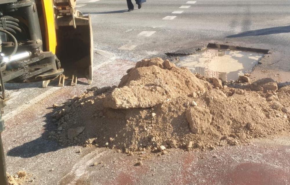 Služba za održavanje vodovodne mreže i objekata:  POPRAVKE KVAROVA NA VODOVODNOJ MREŽI