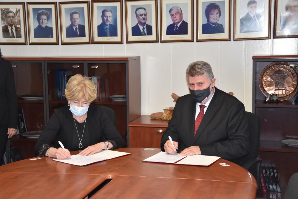 Ministarstvo komunalne privrede, infrastrukture, prostornog uređenja, građenja i zaštite okoliša KS osiguralo novčana sredstva: UBRZANO RJEŠAVANJE KOMUNALNIH PREDMETA
