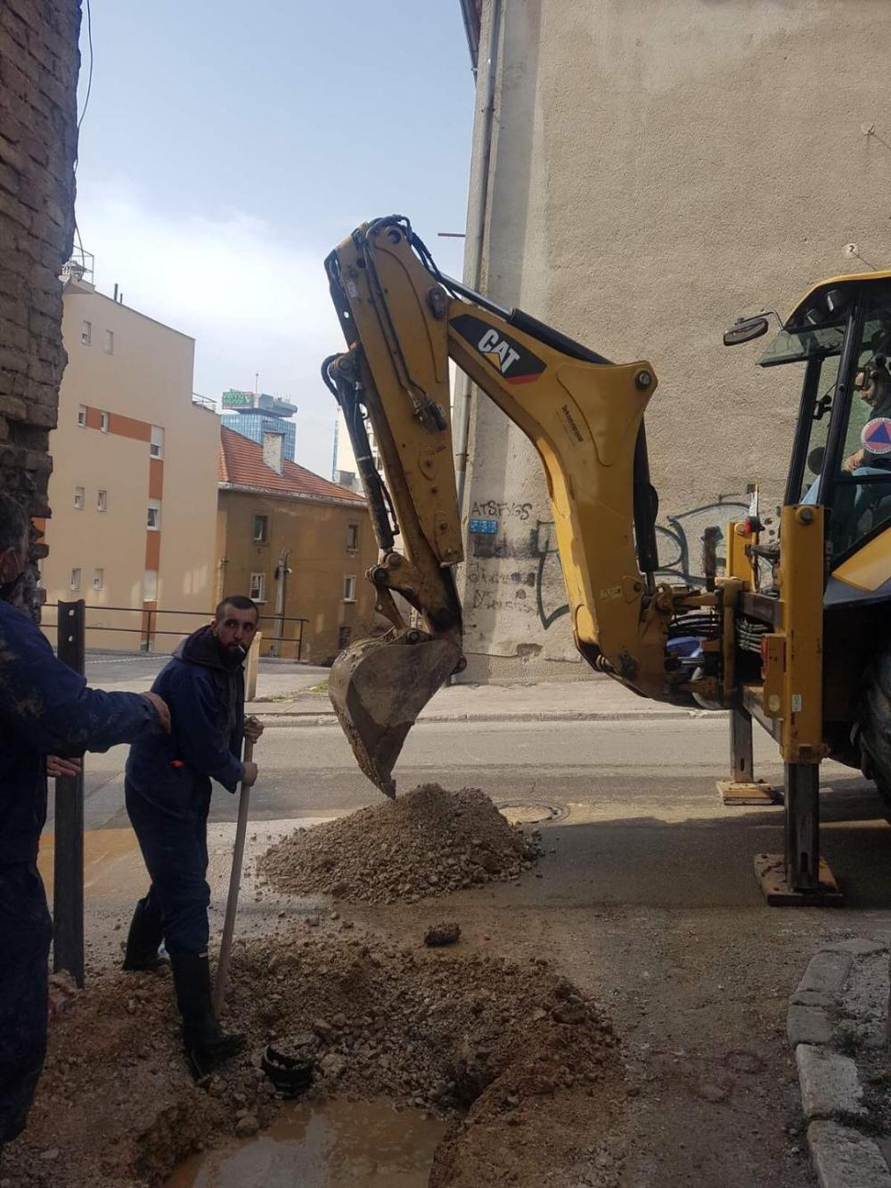 Služba za održavanje vodovodne mreže i objekata:  RADOVI NA VODOVODNOJ MREŽI