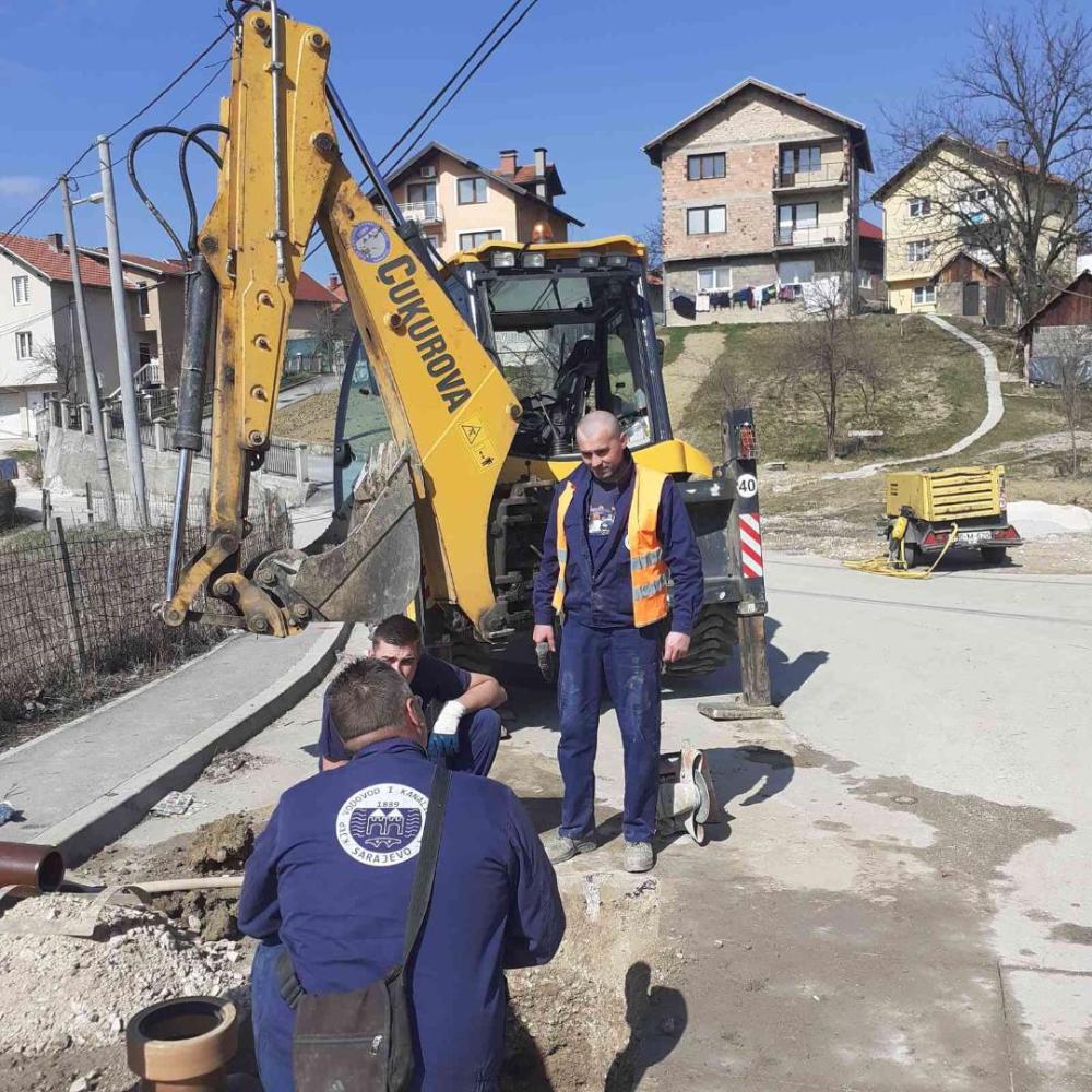 Služba za održavanje kanalizacione mreže i objekata:  RADOVI NA KANALIZACIONOJ MREŽI