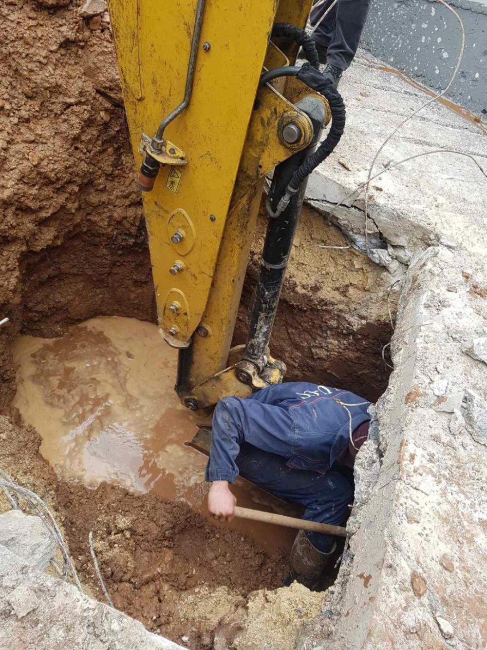 Služba za održavanje vodovodne mreže i objekata:  RADOVI NA VODOVODNOJ MREŽI