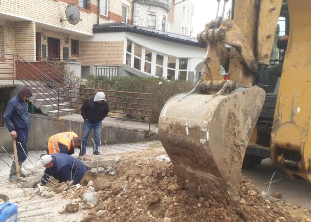 Služba za održavanje vodovodne mreže i objekata:  RADOVI NA VODOVODNOJ MREŽI