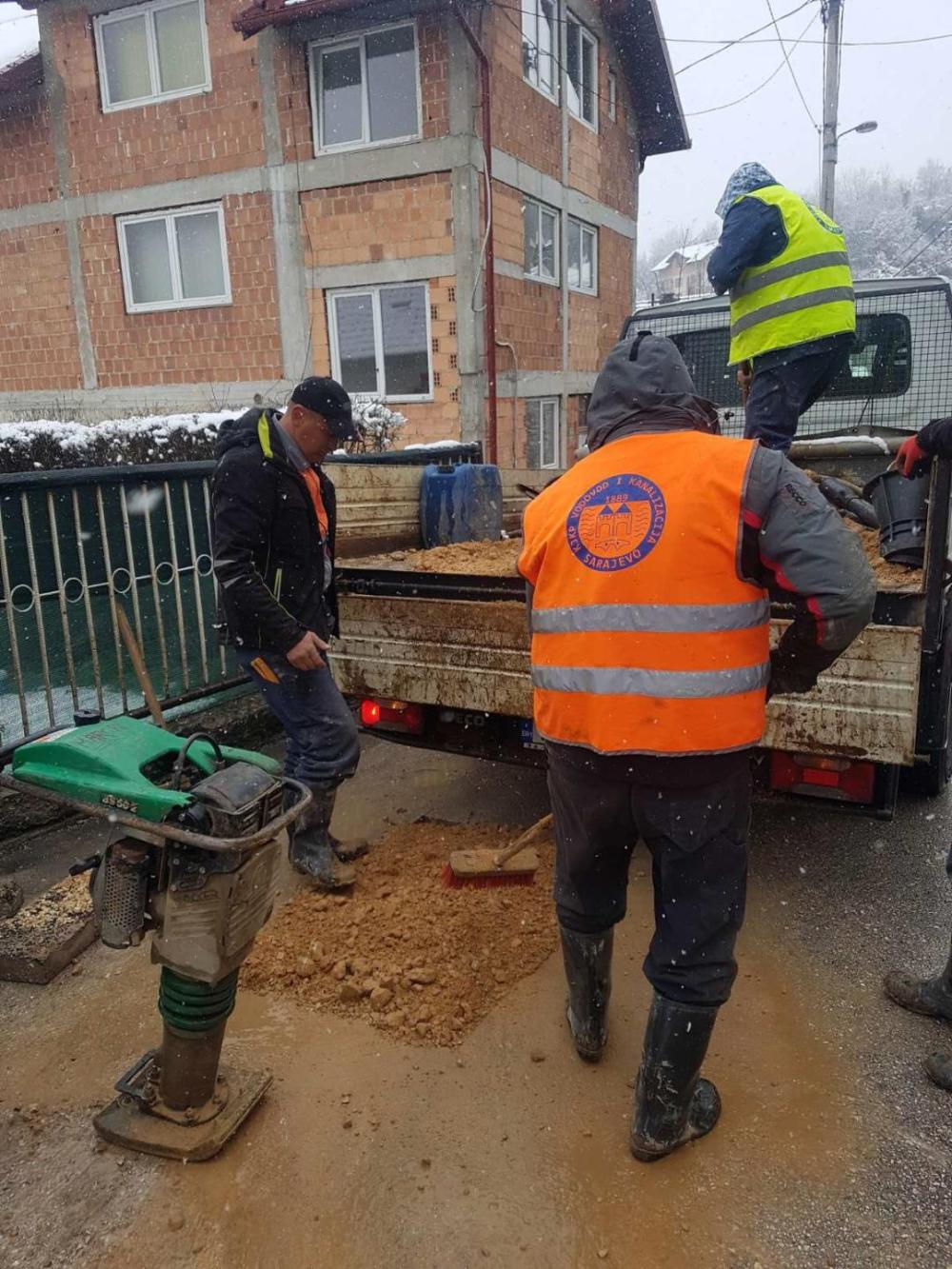 Služba za održavanje vodovodne mreže i objekata:  RADOVI NA VODOVODNOJ MREŽI