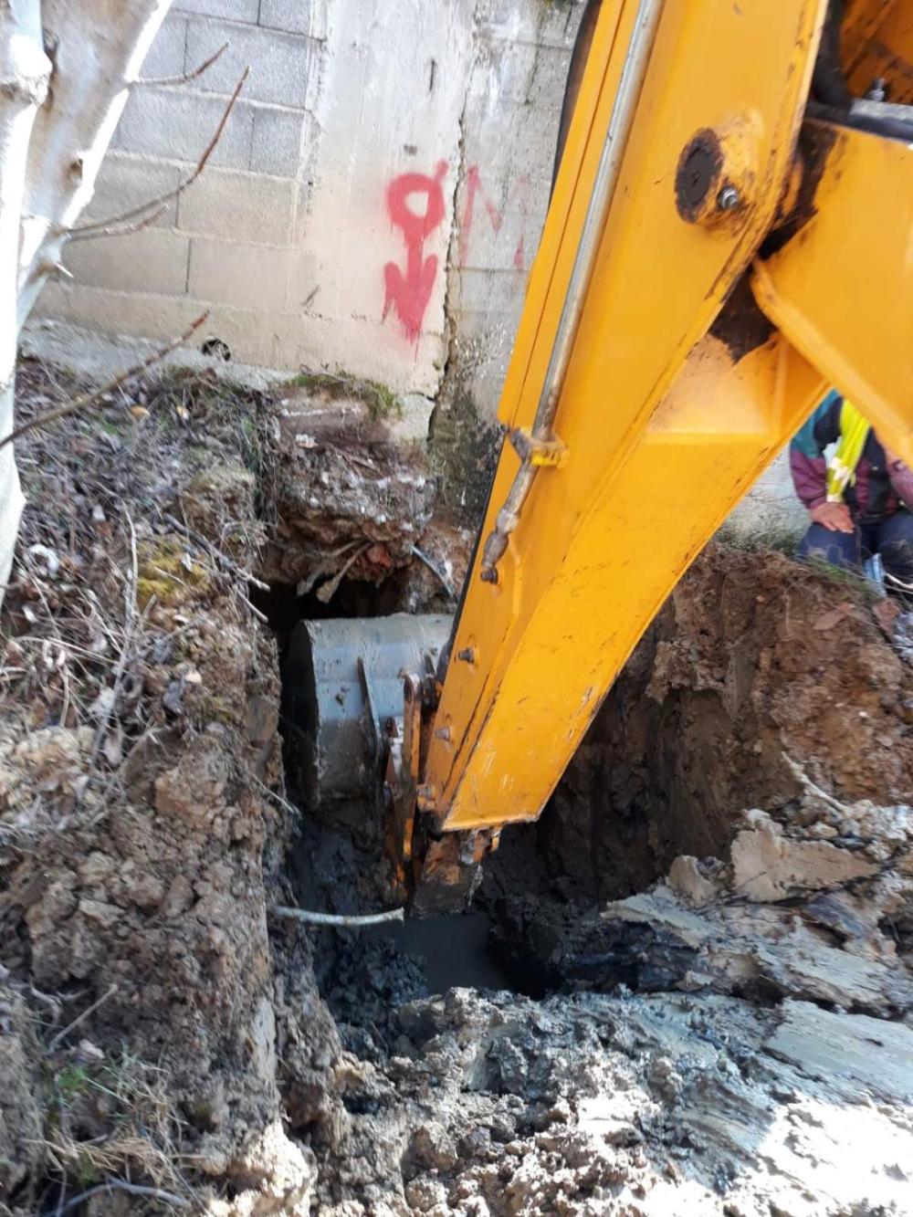 Služba za održavanje vodovodne mreže i objekata:  RADOVI NA VODOVODNOJ MREŽI