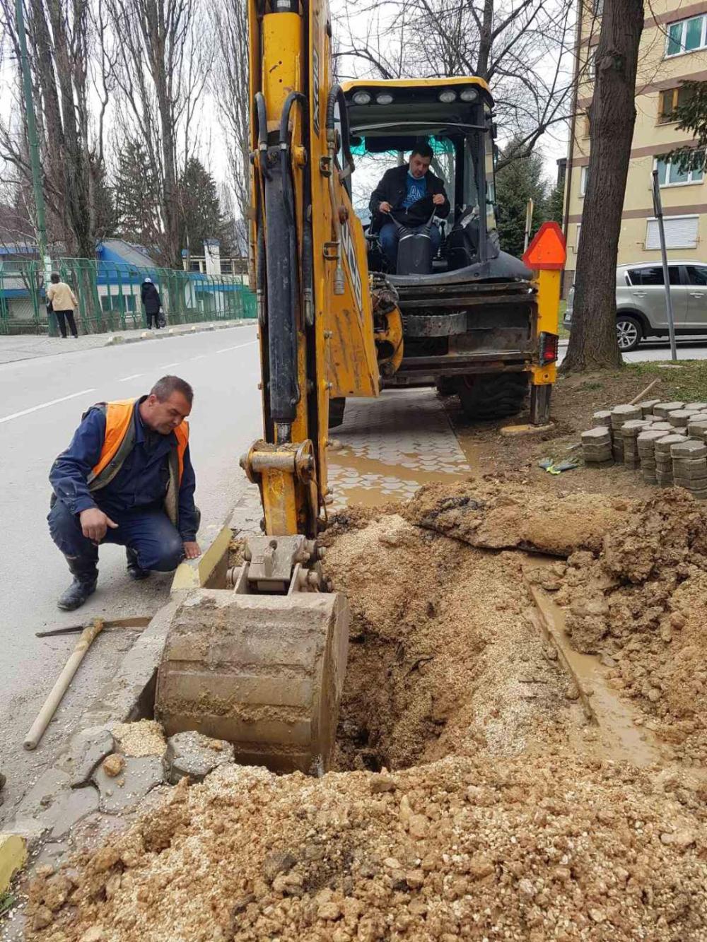 Služba za održavanje vodovodne mreže i objekata:  RADOVI NA VODOVODNOJ MREŽI