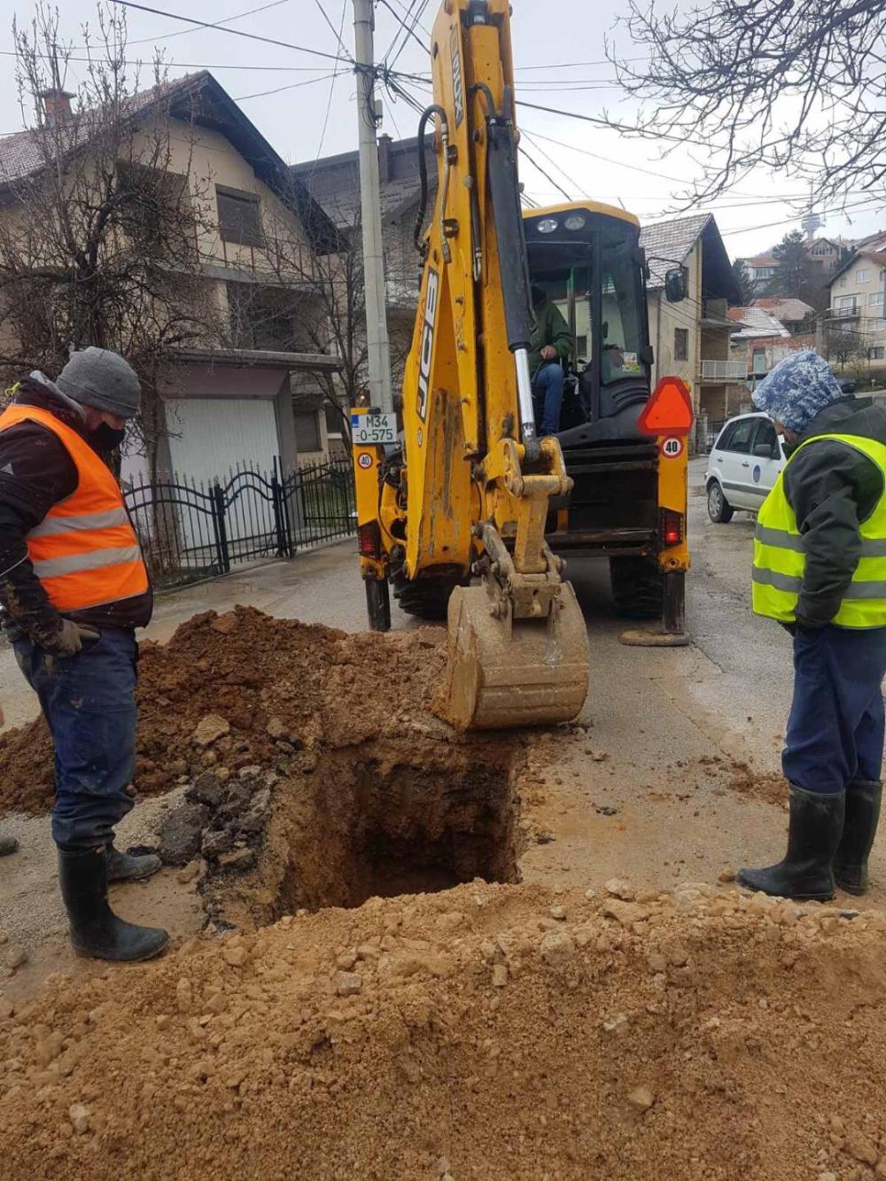 Služba za održavanje vodovodne mreže i objekata:  RADOVI NA VODOVODNOJ MREŽI