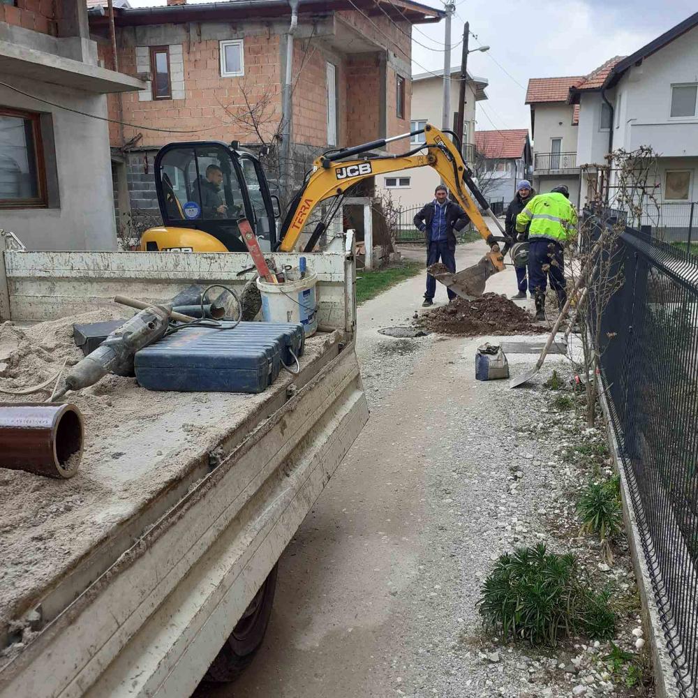 Služba za održavanje kanalizacione mreže i objekata: RADOVI NA KANALIZACIONOJ MREŽI