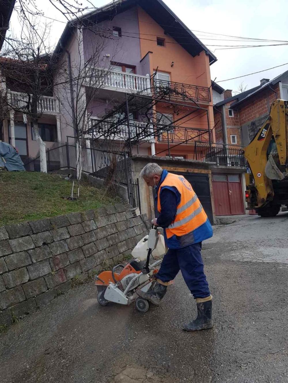 Služba za održavanje vodovodne mreže i objekata:  RADOVI NA VODOVODNOJ MREŽI