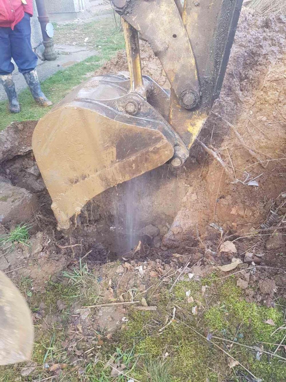 Radovi tokom vikenda: POPRAVKE KVAROVA NA VODOVODNOJ MREŽI