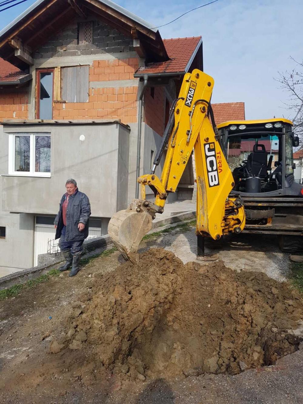 Služba za održavanje vodovodne mreže i objekata:  RADOVI NA VODOVODNOJ MREŽI