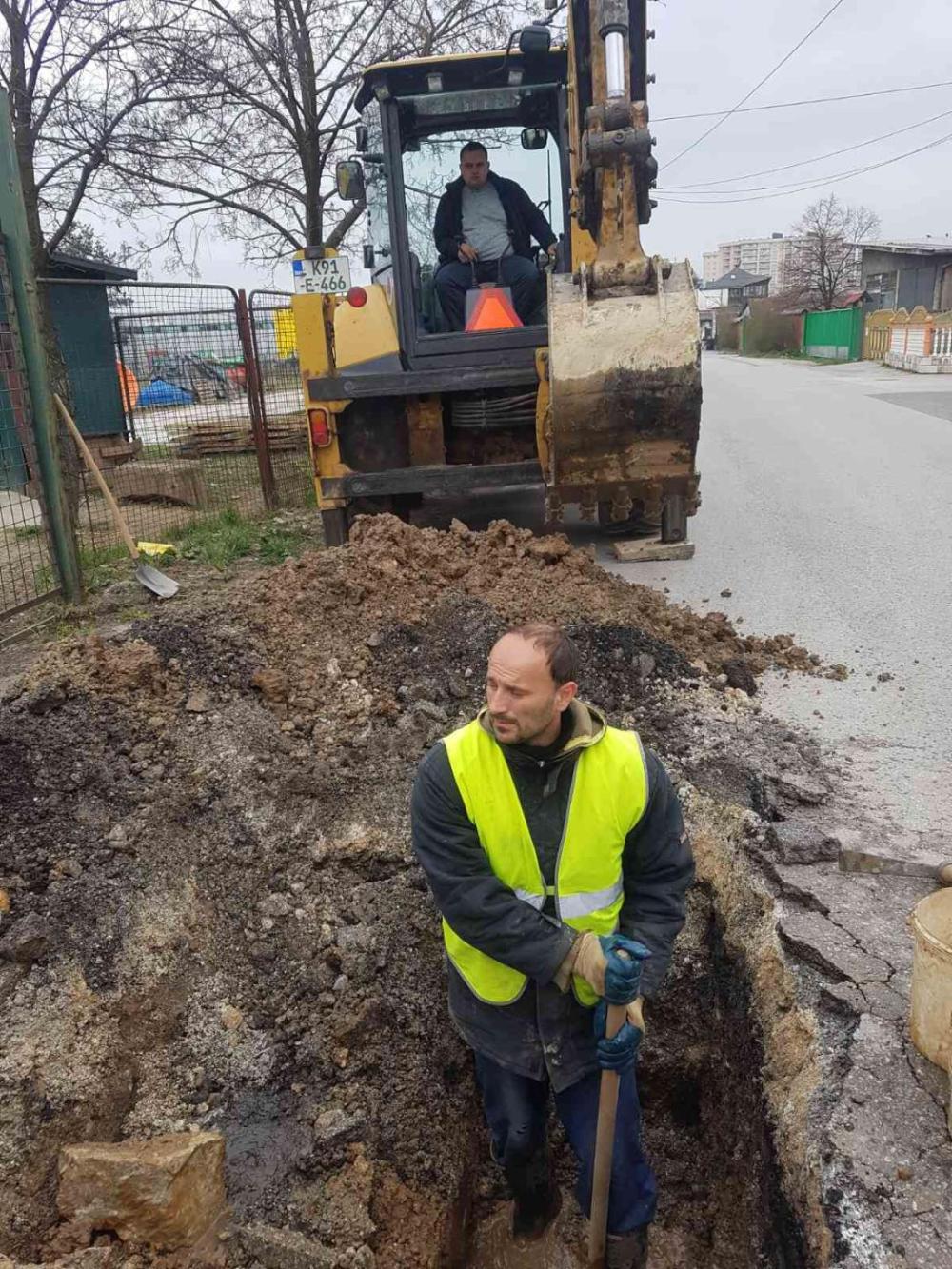 Služba za održavanje vodovodne mreže i objekata:  RADOVI NA VODOVODNOJ MREŽI