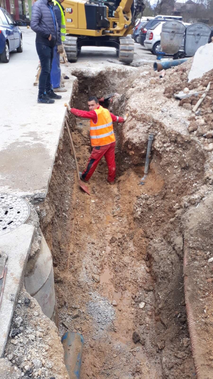 Služba za održavanje vodovodne mreže i objekata:  RADOVI NA VODOVODNOJ MREŽI