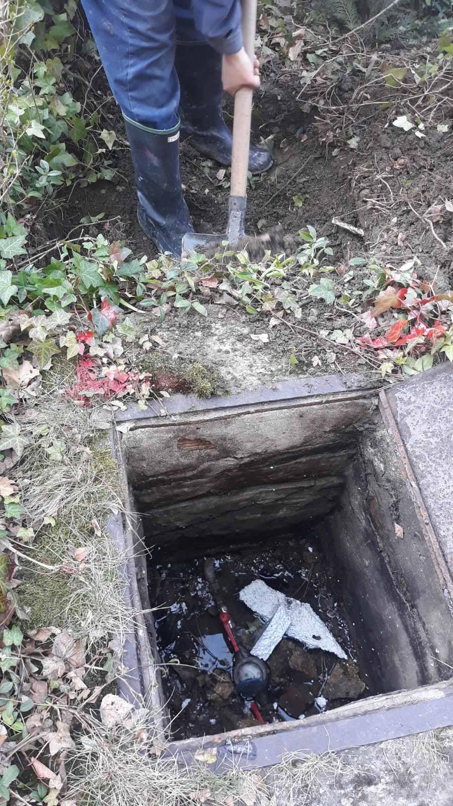 Služba za održavanje vodovodne mreže i objekata:  RADOVI NA VODOVODNOJ MREŽI