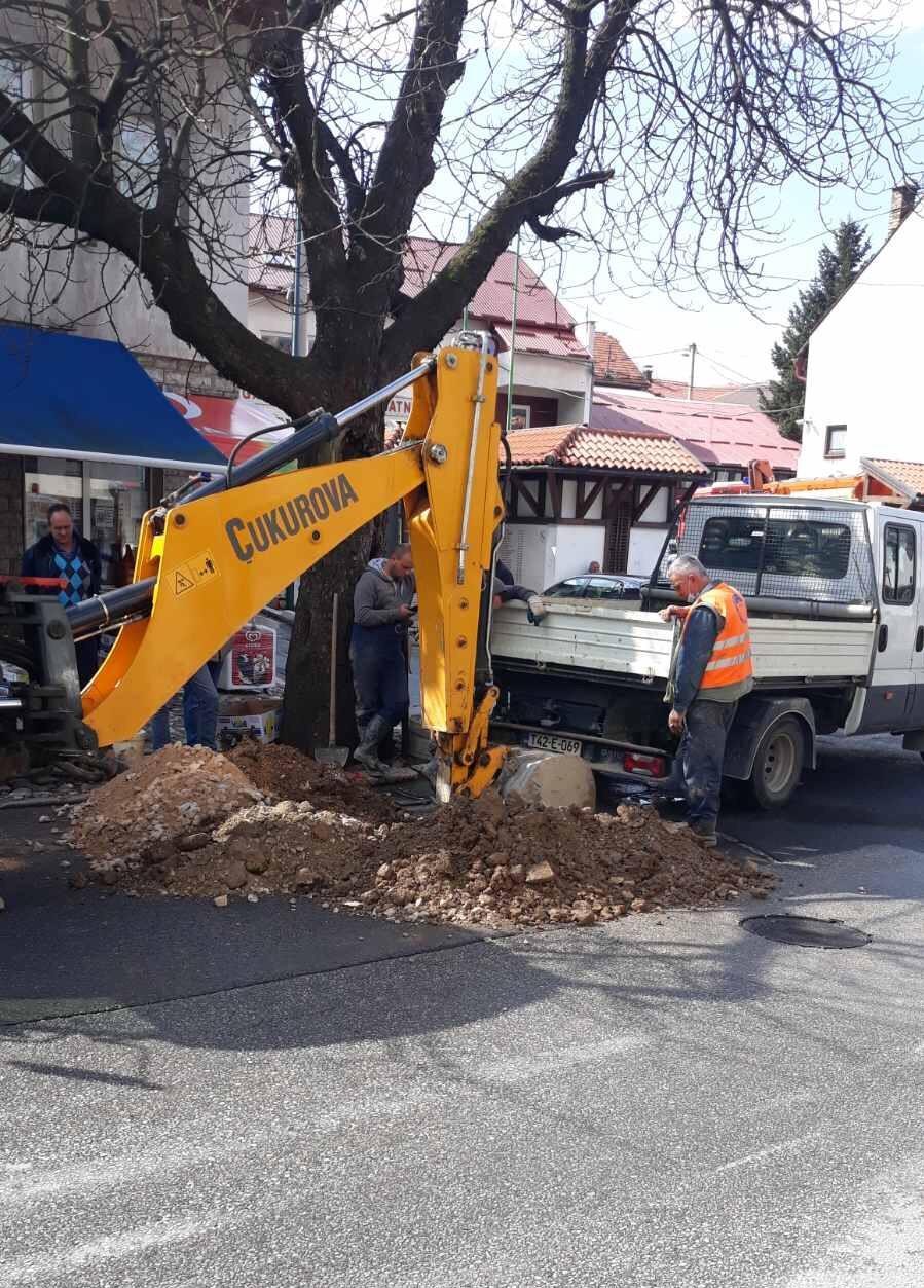 Služba za održavanje vodovodne mreže i objekata:  RADOVI NA VODOVODNOJ MREŽI