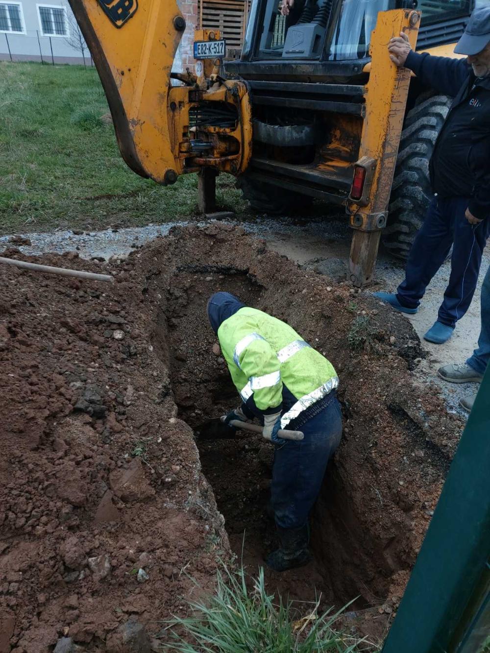 Služba za održavanje kanalizacione mreže i objekata: IZRADA KANALIZACIONIH PRIKLJUČAKA