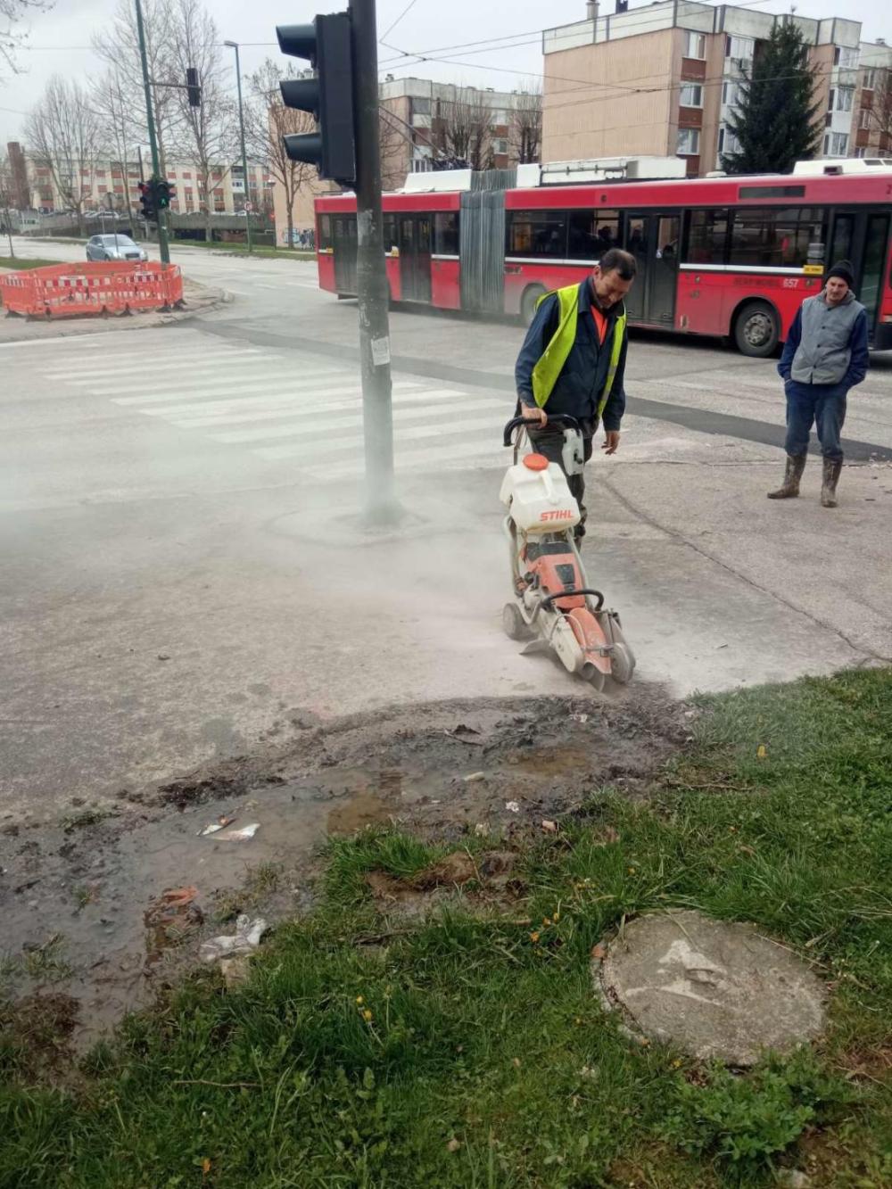 Služba za održavanje vodovodne mreže i objekata:  RADOVI NA VODOVODNOJ MREŽI