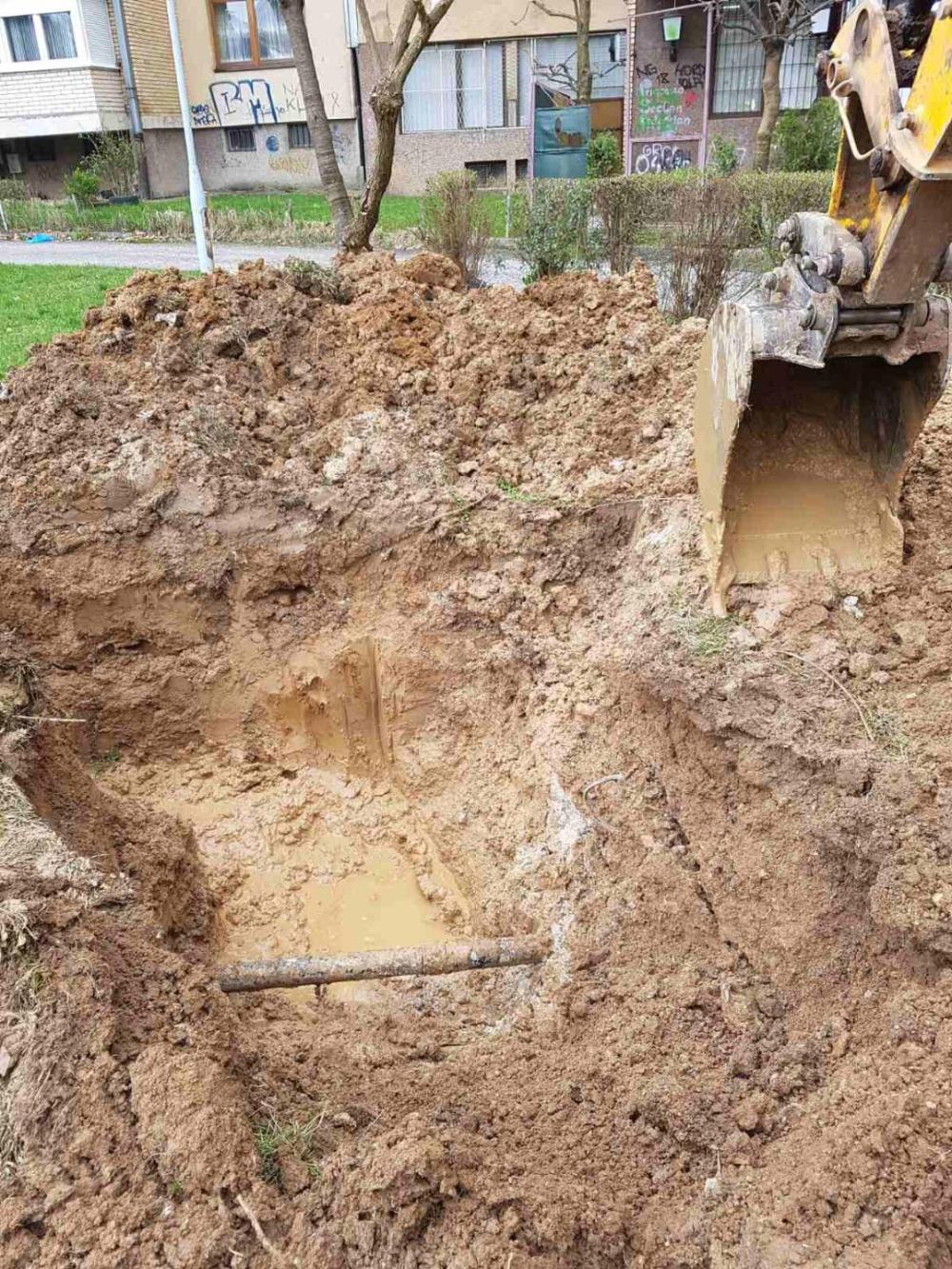 Služba za održavanje vodovodne mreže i objekata:  RADOVI NA VODOVODNOJ MREŽI