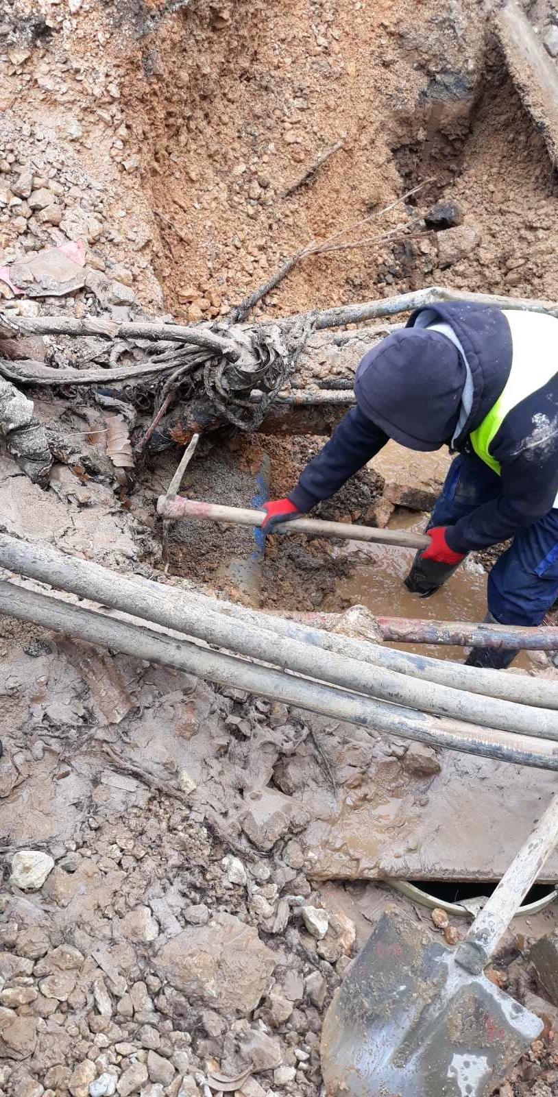 Služba za održavanje vodovodne mreže i objekata:  RADOVI NA VODOVODNOJ MREŽI