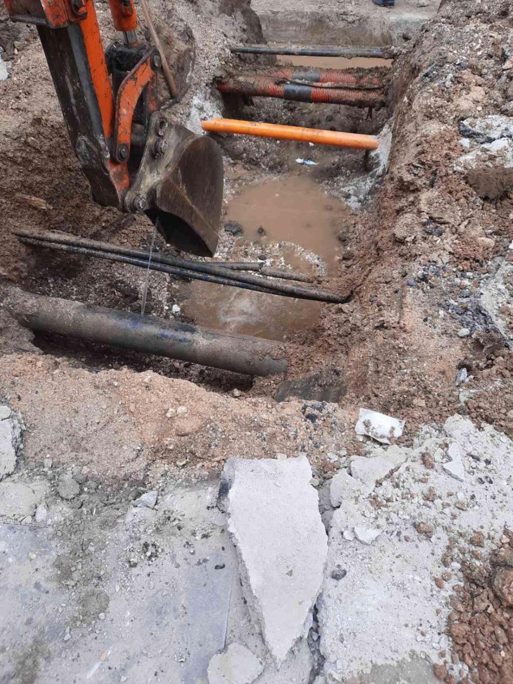 Služba za održavanje vodovodne mreže i objekata:  RADOVI NA VODOVODNOJ MREŽI