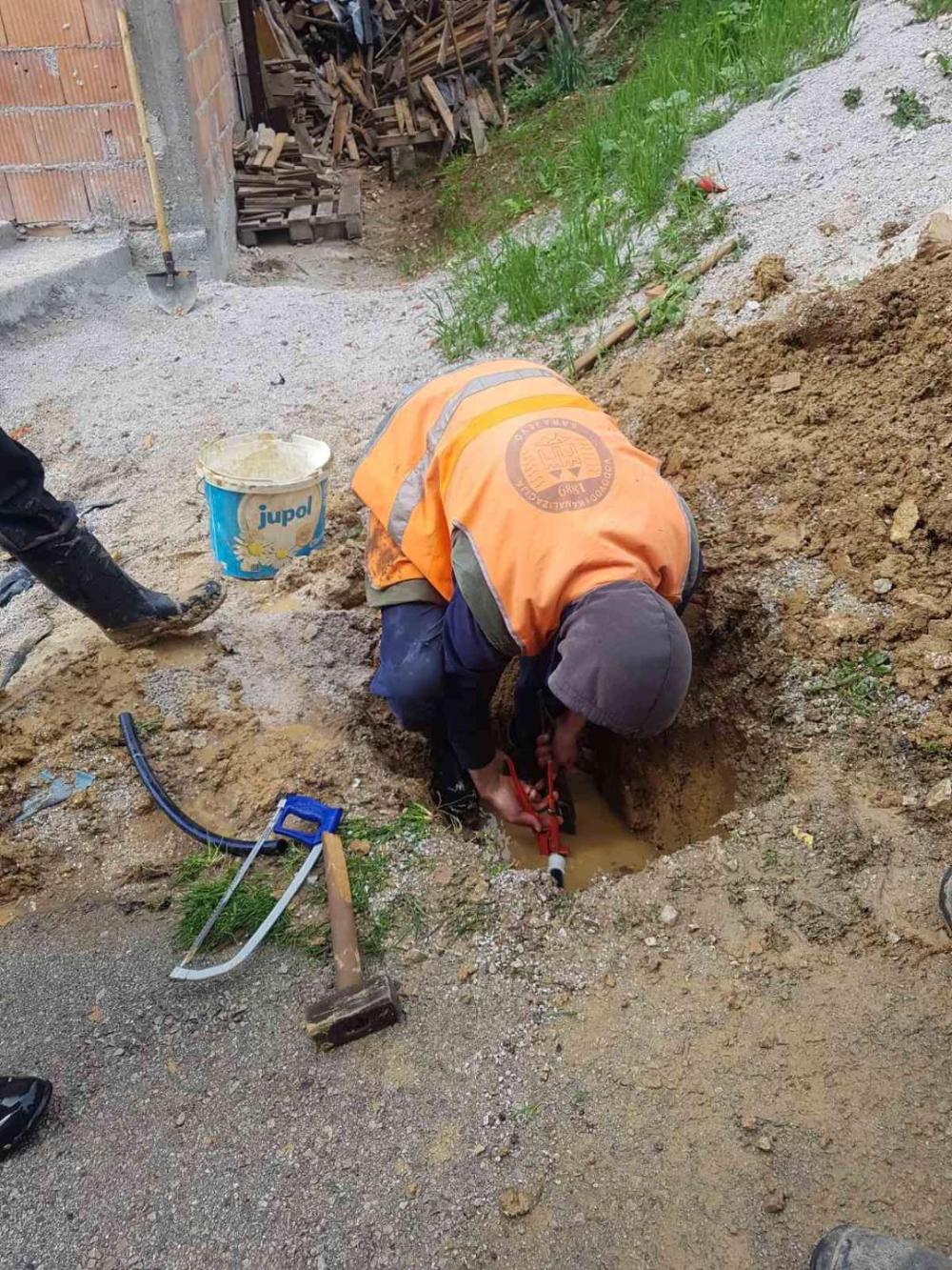 Služba za održavanje vodovodne mreže i objekata:  RADOVI NA VODOVODNOJ MREŽI