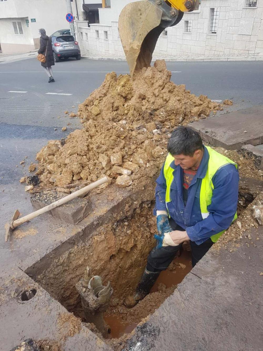 Služba za održavanje vodovodne mreže i objekata:  RADOVI NA VODOVODNOJ MREŽI