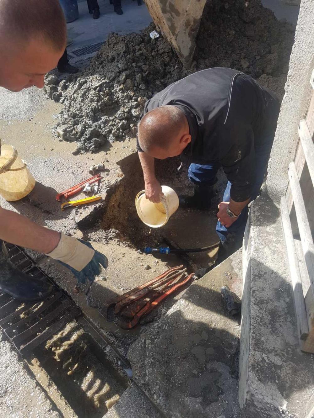 Služba za održavanje vodovodne mreže i objekata:  RADOVI NA VODOVODNOJ MREŽI