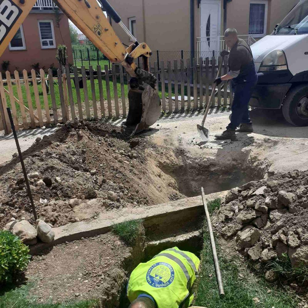 Služba za održavanje kanalizacione mreže i objekata: RADOVI NA KANALIZACIONOJ MREŽI