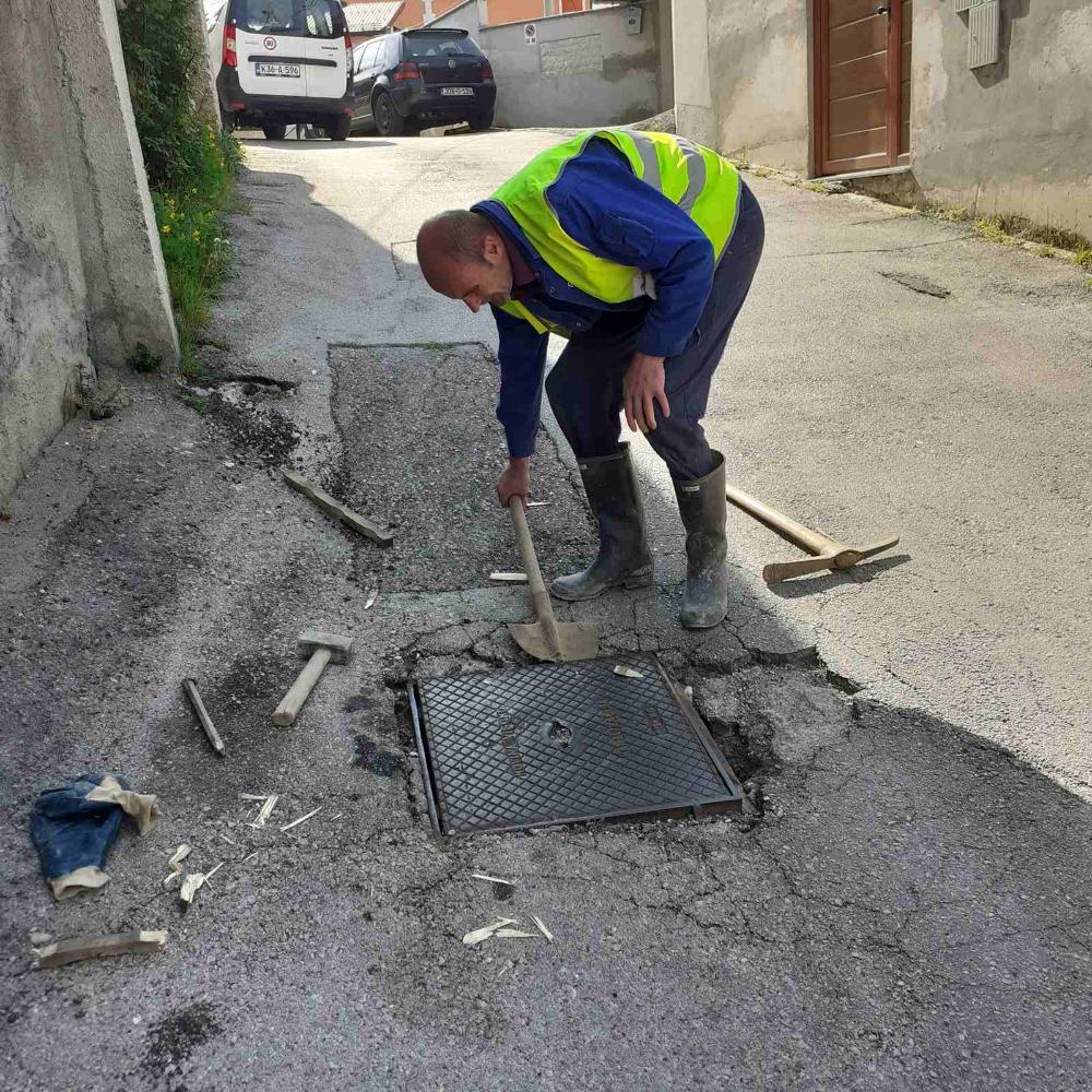 Služba za održavanje kanalizacione mreže i objekata: RADOVI NA KANALIZACIONOJ MREŽI