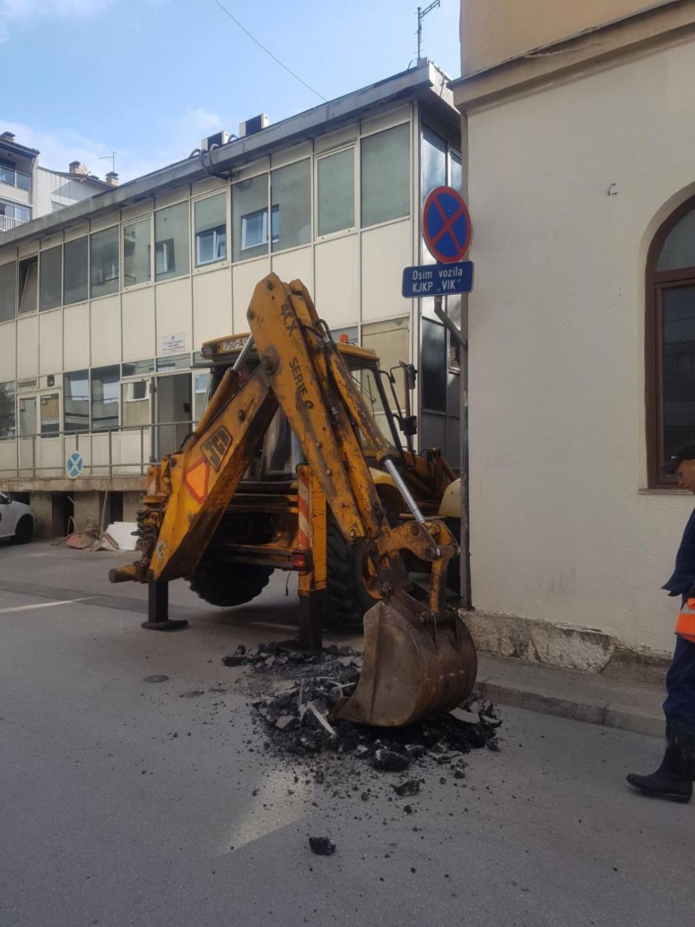 Služba za održavanje vodovodne mreže i objekata:  RADOVI NA VODOVODNOJ MREŽI