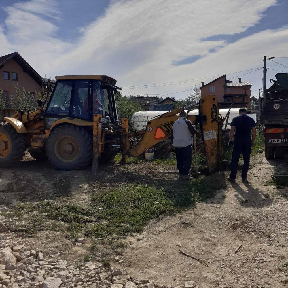 Služba za održavanje kanalizacione mreže i objekata: RADOVI NA IZRADI KANALIZACIONIH PRIKLJUČAKA