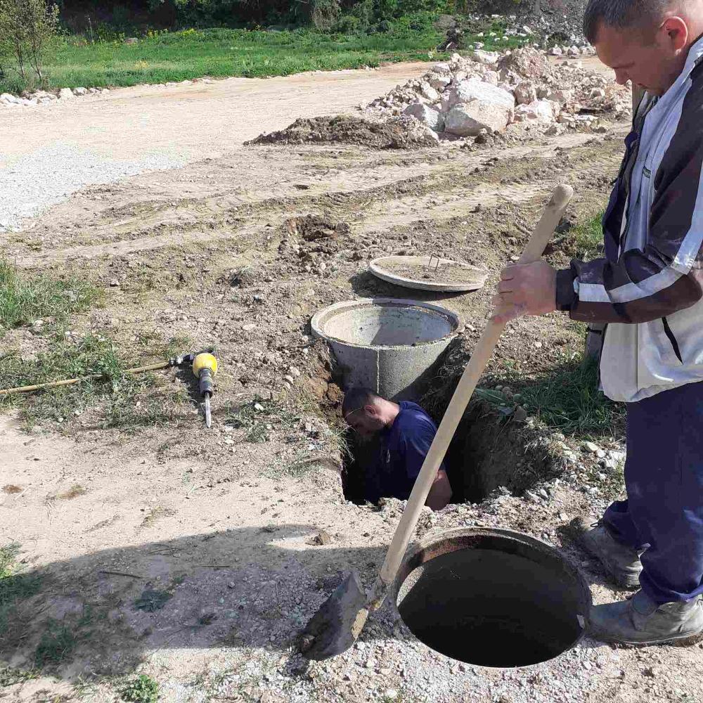 Služba za održavanje kanalizacione mreže i objekata: RADOVI NA IZRADI KANALIZACIONIH PRIKLJUČAKA