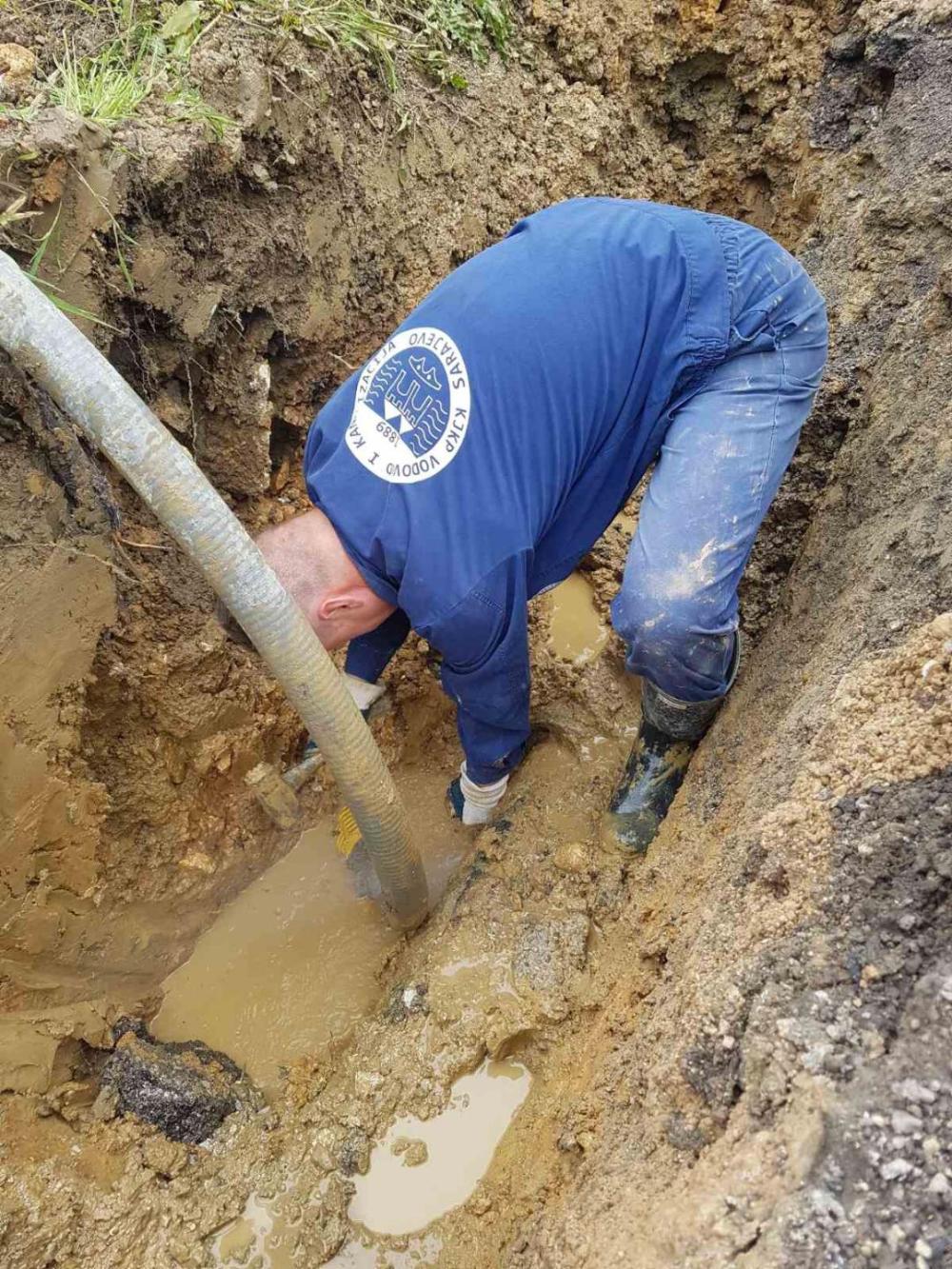 Dežurna ekipa:  POPRAVKE KVAROVA NA VODOVODNOJ MREŽI