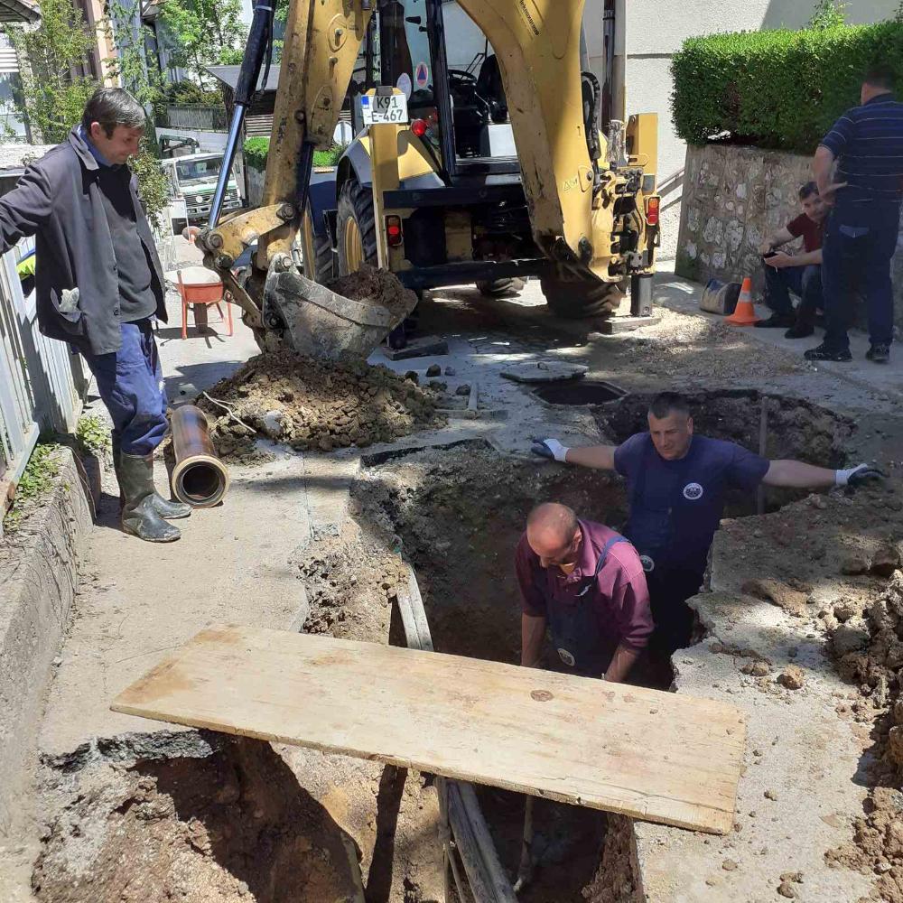 Služba za održavanje kanalizacione mreže i objekata: RADOVI NA IZRADI SEPARATNIH PRIKLJUČAKA