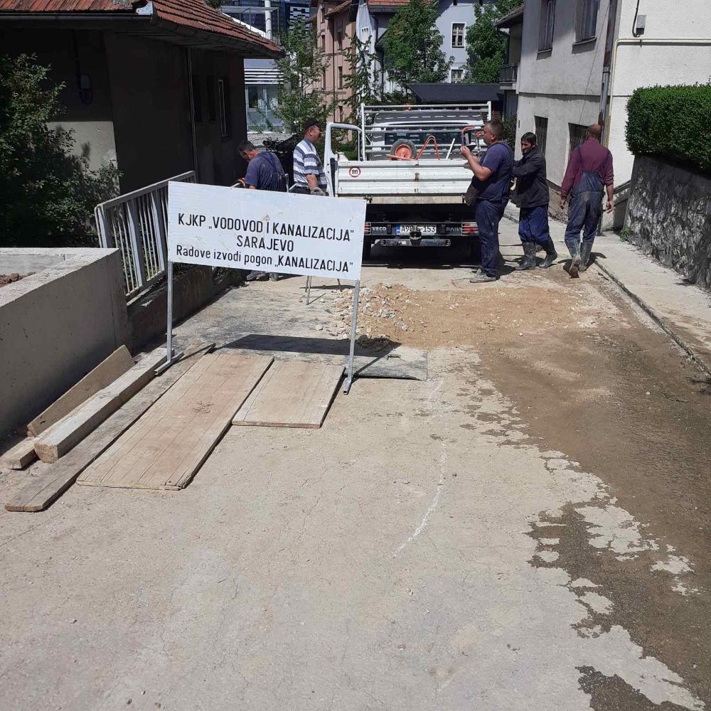 Služba za održavanje kanalizacione mreže i objekata: RADOVI NA IZRADI SEPARATNIH PRIKLJUČAKA