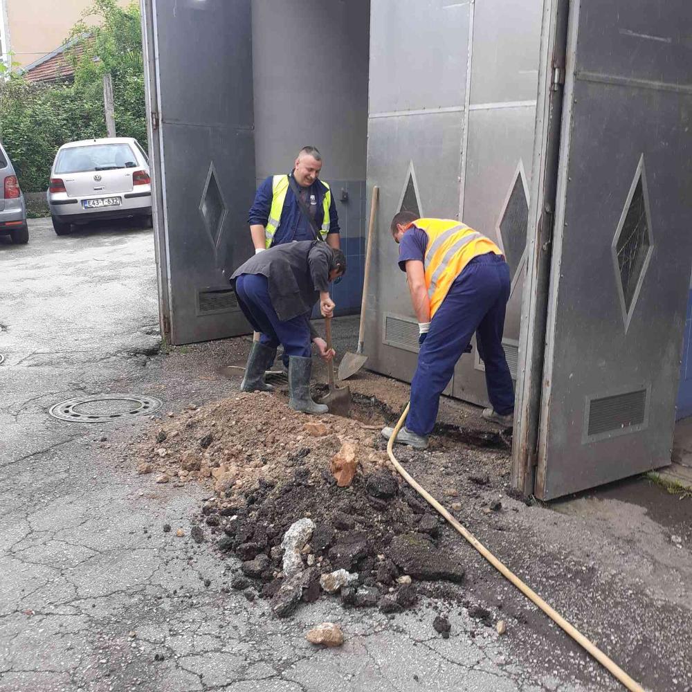 Služba za održavanje kanalizacione mreže i objekata:  RADOVI NA KANALIZACIONOJ MREŽI
