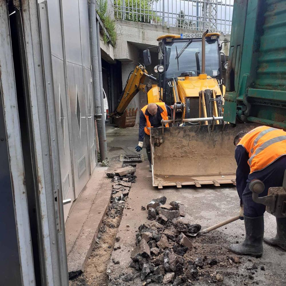 Služba za održavanje kanalizacione mreže i objekata:  RADOVI NA KANALIZACIONOJ MREŽI