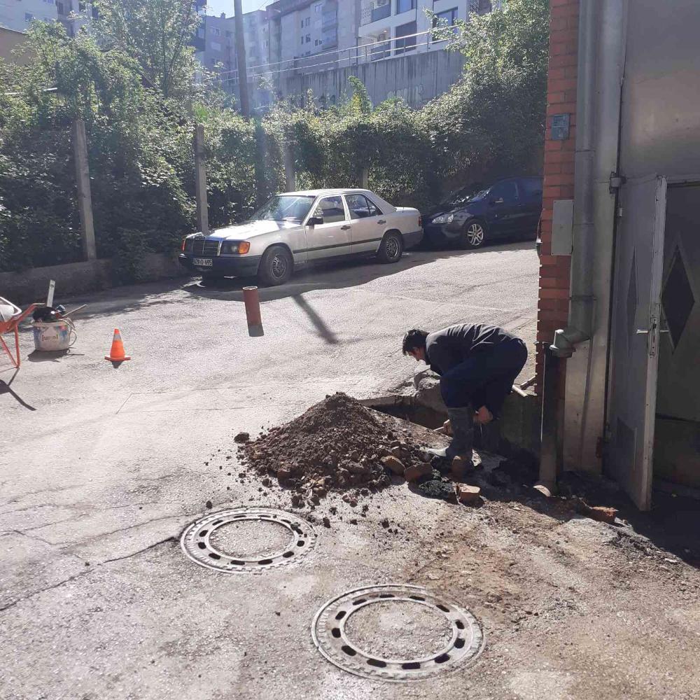 Služba za održavanje kanalizacione mreže i objekata:  RADOVI NA KANALIZACIONOJ MREŽI