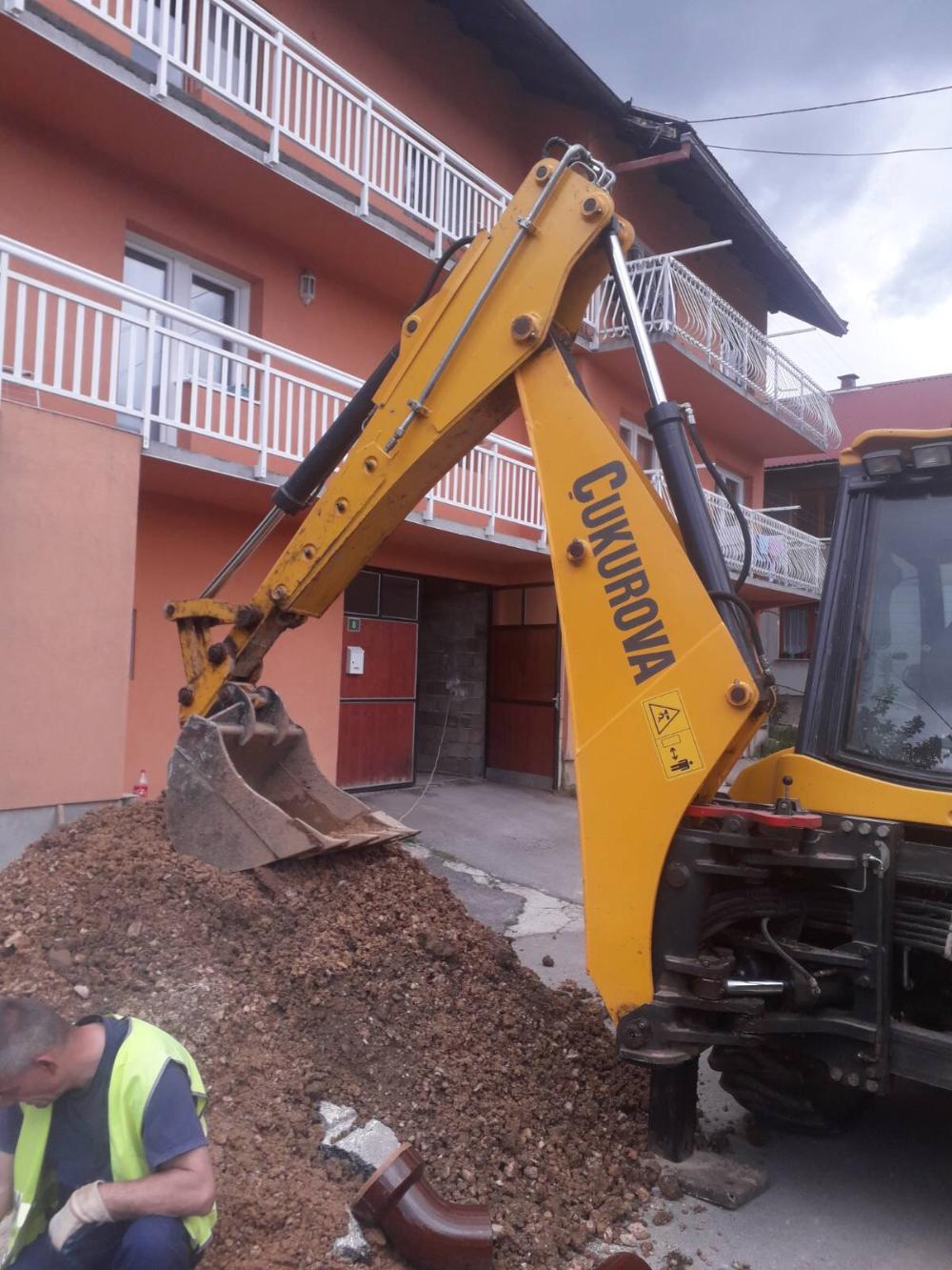 Služba za održavanje kanalizacione mreže i objekata:  RADOVI NA KANALIZACIONOJ MREŽI
