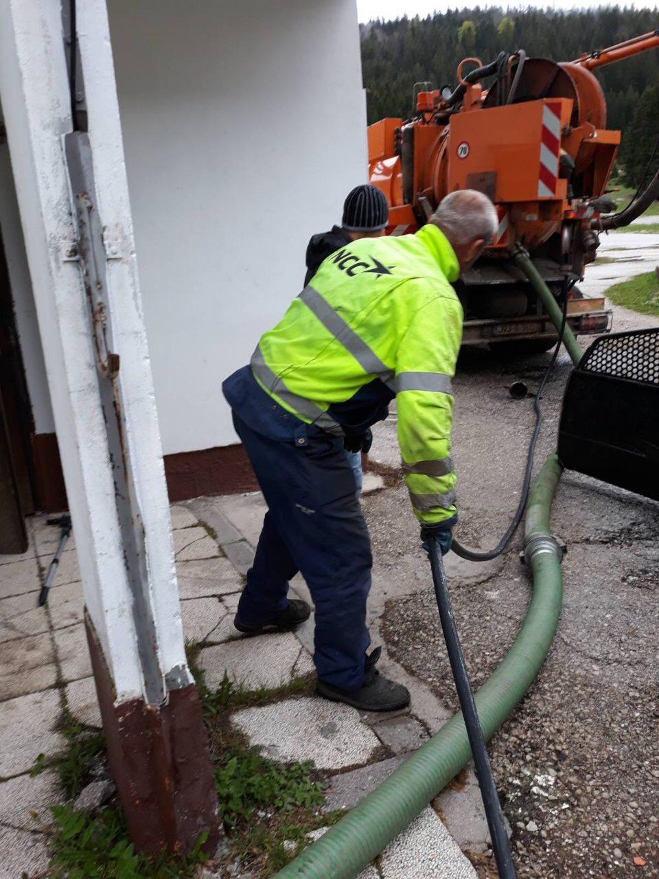 Služba za održavanje kanalizacione mreže i objekata:  RADOVI NA KANALIZACIONOJ MREŽI