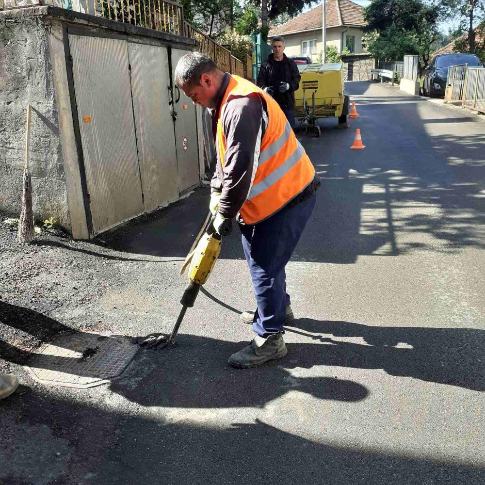 Služba za održavanje kanalizacione mreže i objekata:  RADOVI NA KANALIZACIONOJ MREŽI
