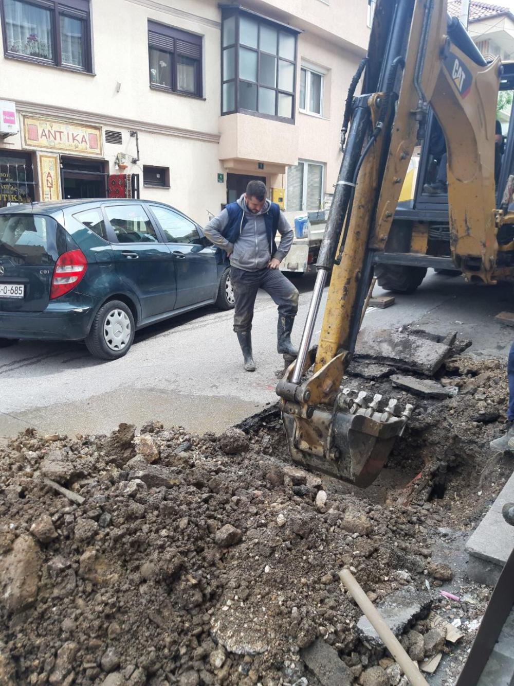 Dežurna ekipa:  POPRAVKE KVAROVA NA VODOVODNOJ MREŽI