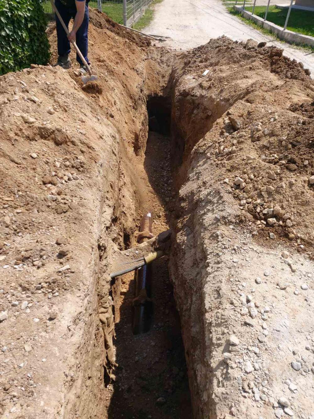Služba za održavanje kanalizacione mreže i objekata:  RADOVI NA KANALIZACIONOJ MREŽI