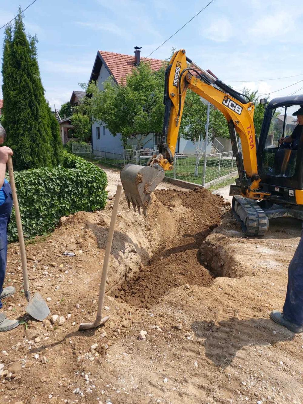 Služba za održavanje kanalizacione mreže i objekata:  RADOVI NA KANALIZACIONOJ MREŽI