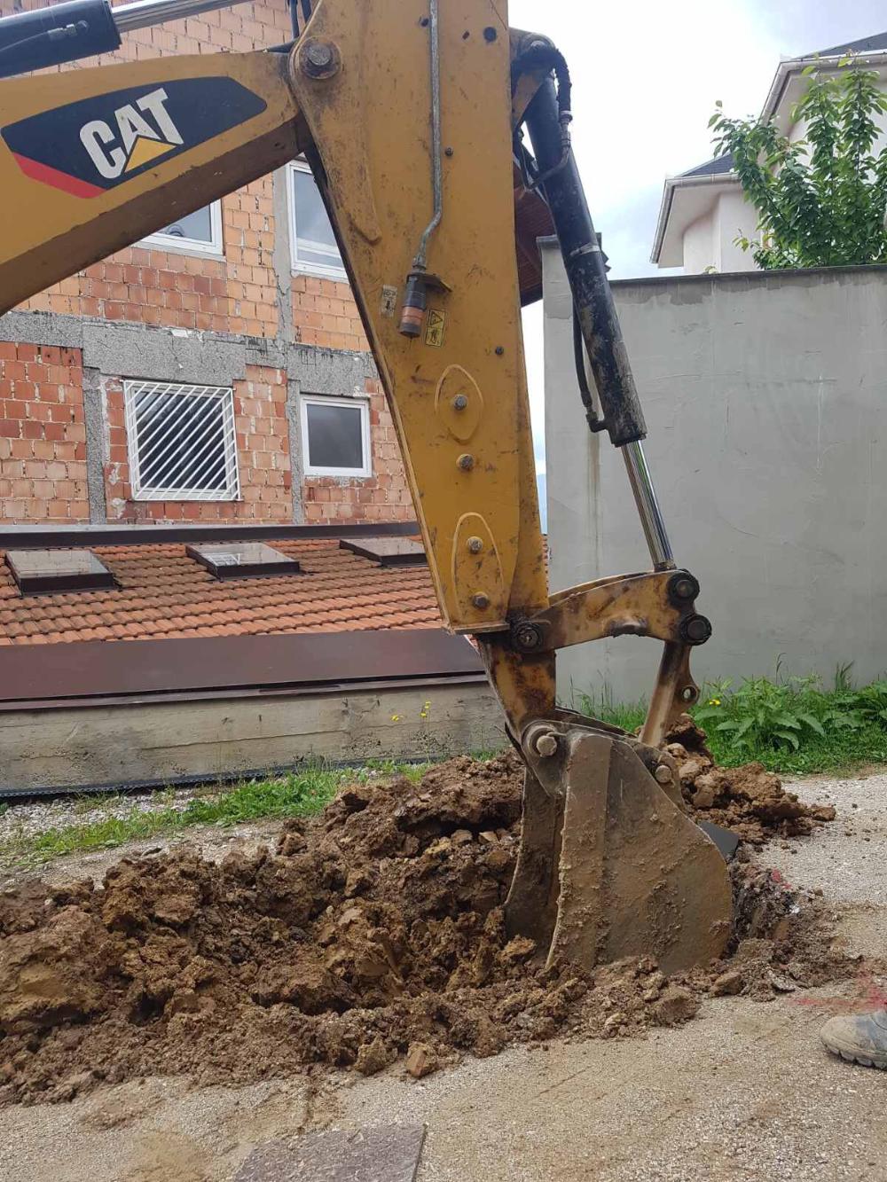 Služba za održavanje vodovodne mreže i objekata:  RADOVI NA VODOVODNOJ MREŽI
