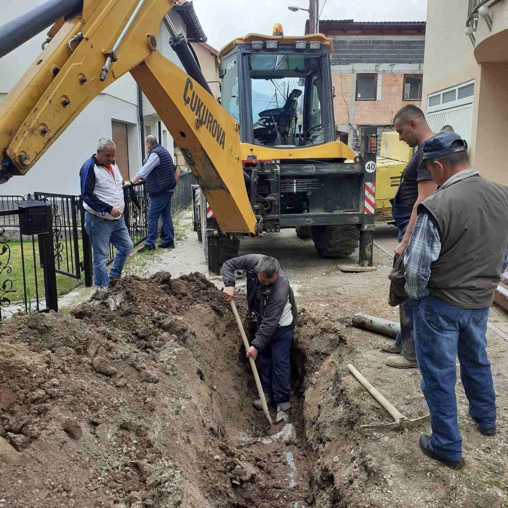 Služba za održavanje kanalizacione mreže i objekata:  RADOVI NA KANALIZACIONOJ MREŽI