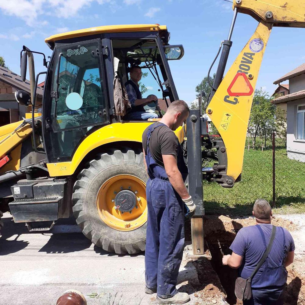Služba za održavanje kanalizacione mreže i objekata:  RADOVI NA KANALIZACIONOJ MREŽI