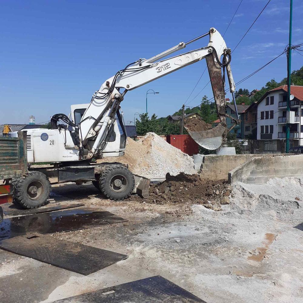 Služba za održavanje kanalizacione mreže i objekata:  RADOVI NA KANALIZACIONOJ MREŽI