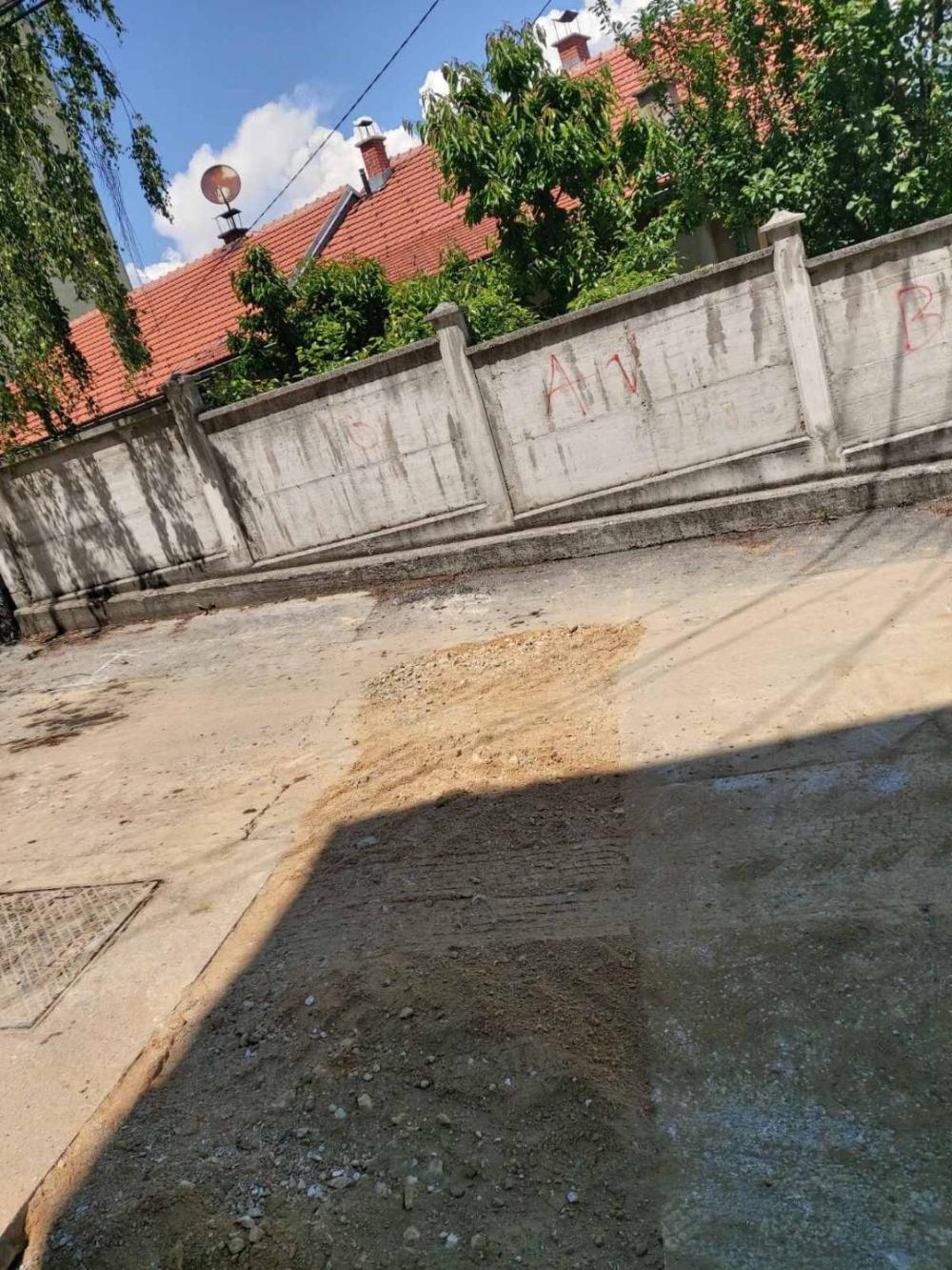 Služba za održavanje kanalizacione mreže i objekata: IZRADA SEPARATNIH PRIKLJUČAKA U ULICI VELEŠIĆI