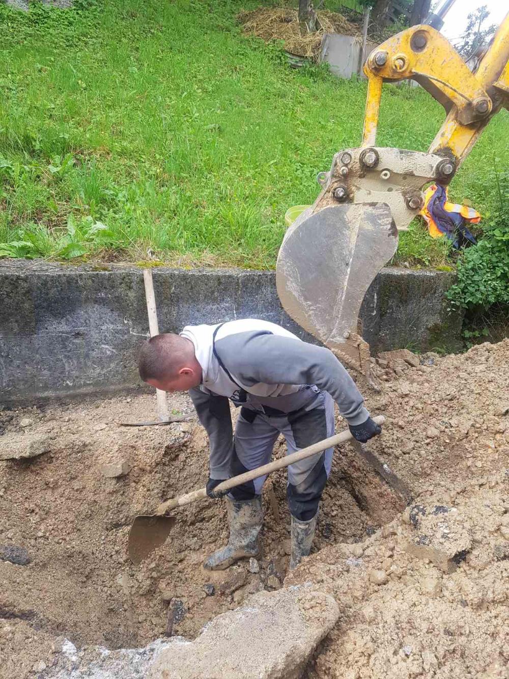 Služba za održavanje vodovodne mreže i objekata:  RADOVI NA VODOVODNOJ MREŽI